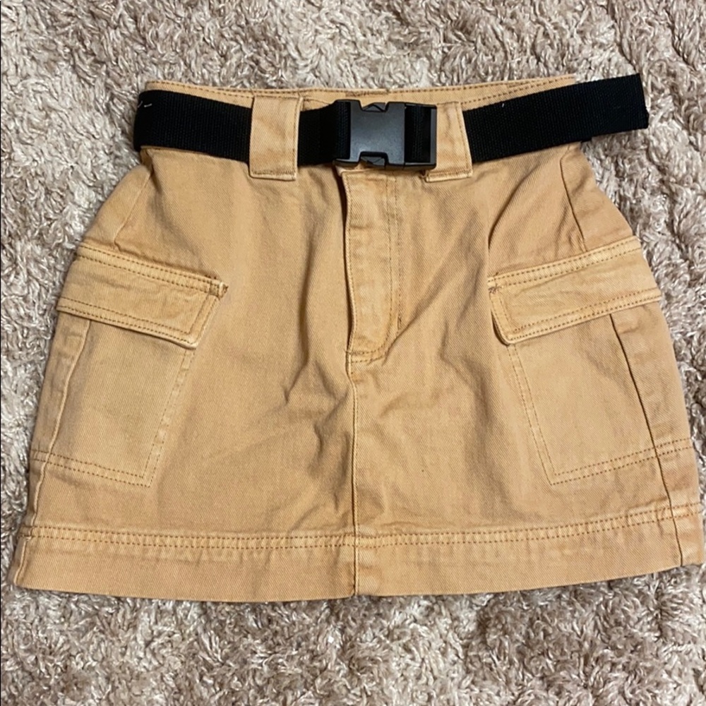 Tan Cargo Pacsun Skirt!
